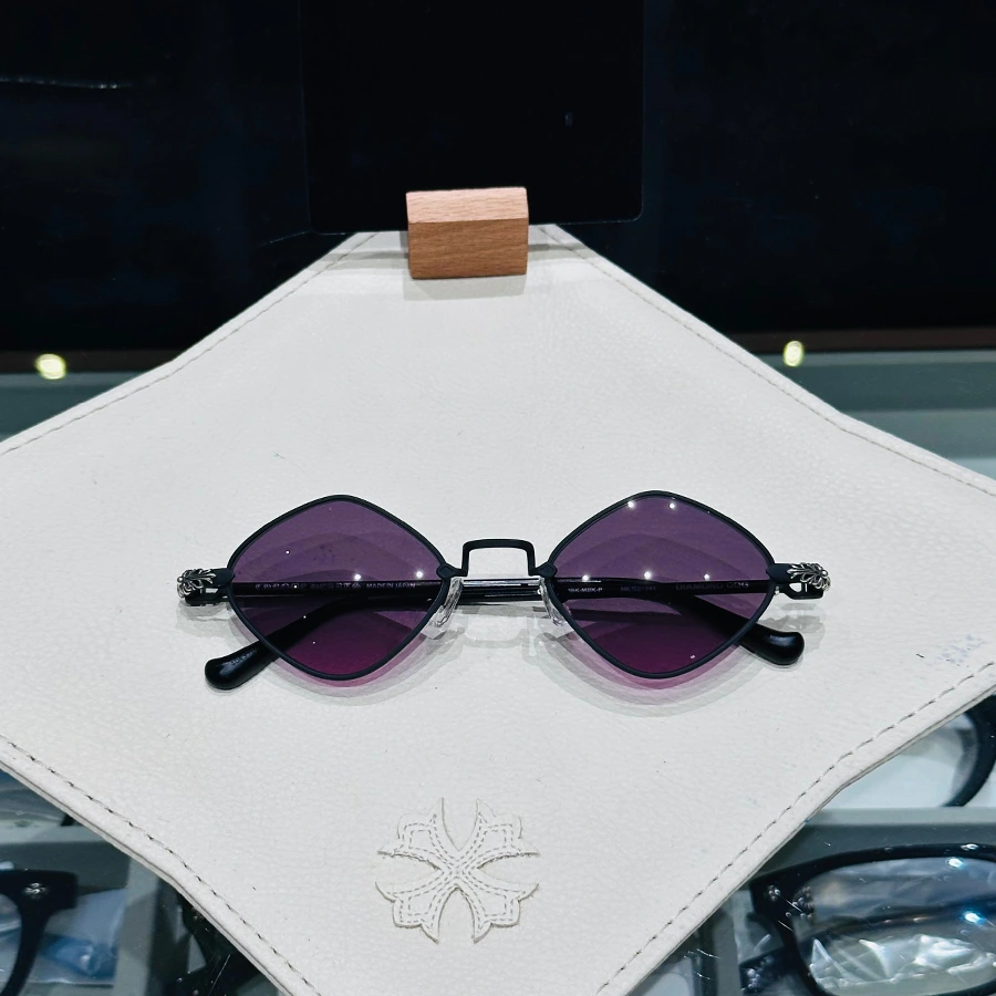 Kính Chrome Hearts Diamond Dog Tím